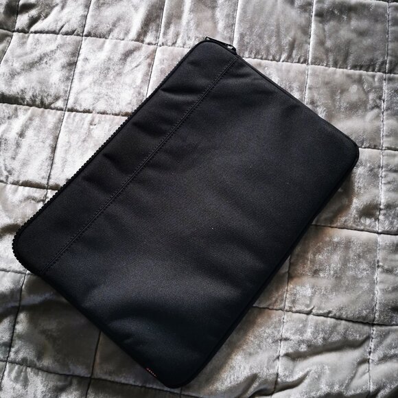 Herschel Laptop sleeve Laptop case fits 15 inch - Like new - Picture 2 of 3